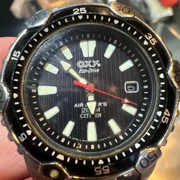 OXY 에코 드라이브 손목시계 200M 방수