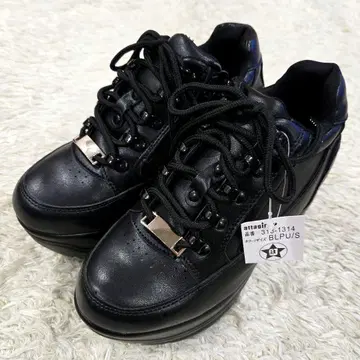 새상품 아타걸 (attagirl) 통굽 레이스업 스니커즈 블랙