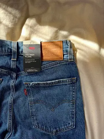 Levi's Premium 70's High Flare 27