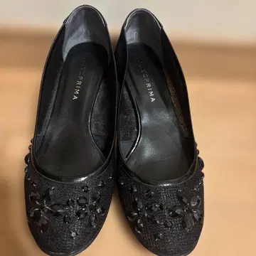 ANTEPRIMA 비즈 장식 블랙 펌프스