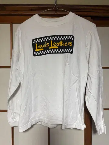 Lewis Leathers CHECKER LOGO 긴팔 티셔츠