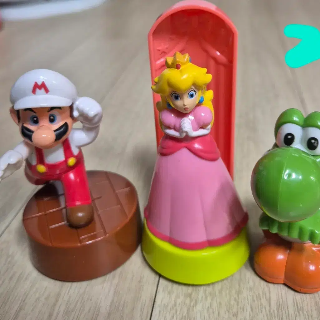 Figurines Super Mario & Yoshi – Grandes tailles – Avec boîtes – - Jeux & Jouets