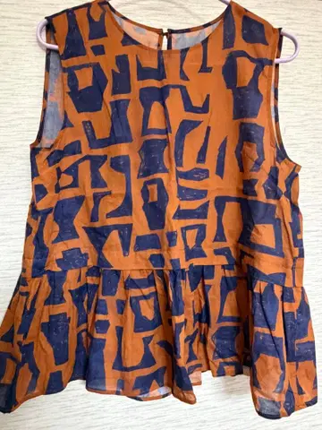 베아트리스 슬리브리스 셔츠 38 사이즈 브라운 x 네이비