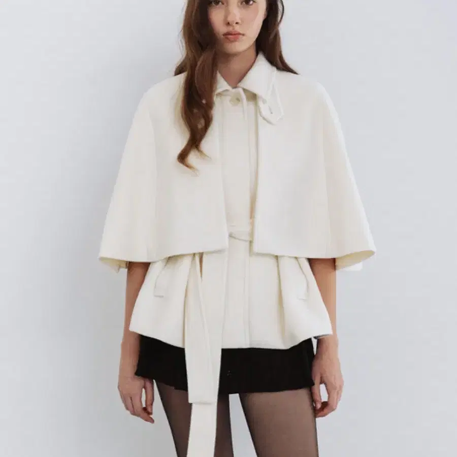 The Barnet White Half Balmacaan Coat New Product on Bunjang Global