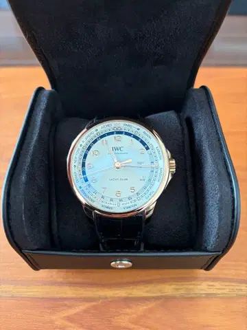 100개 한정판 IWC 포르투기스 요트 클럽 월드 타이머 골드
