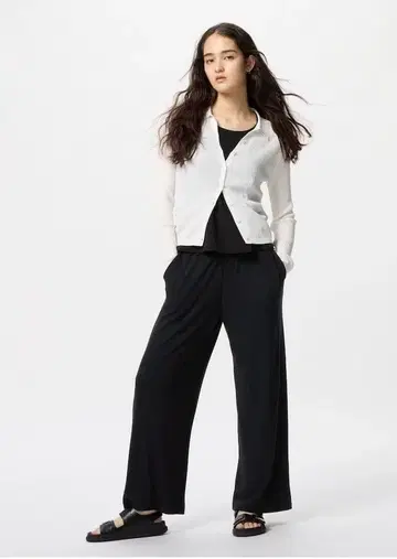 미사용 택 포함 새상품급 유니클로 소프트 브러쉬드 이지 팬츠 블랙 S