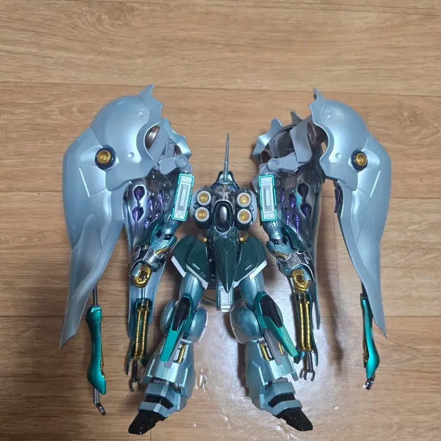 Bandai Shokugan Gundam Assault Kingdom – Action Figure Kshatriya Colorazione Speciale (SDCC 2013)