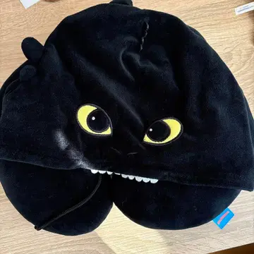 드래곤 길들이기 투슬리스 넥 필로우 유니버셜 스튜디오 싱가포르