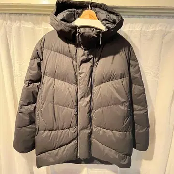 GOLDWIN 골드윈 다운 코트 GO11837P M 사이즈