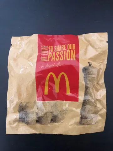 맥도날드 WELOVETO SHARE OUR PASSION 후드 스트랩