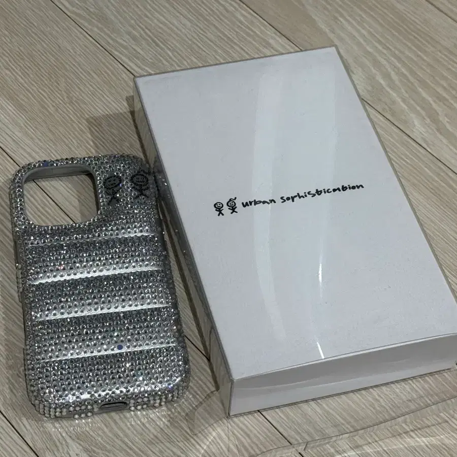 Urban Sophistication iPhone 16 Pro Chrome/Silver Skinny Case #어반