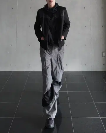 NUMQUAM 플레어 팬츠 나일론 소재 가격 인하 가능