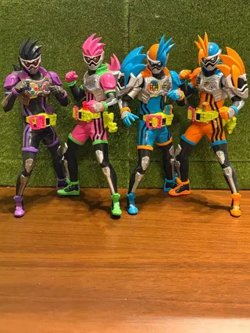 DXF 가면라이더 에그제이드 겐무 4체 세트