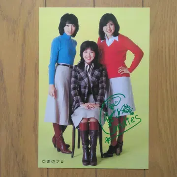 쇼와 레트로: 캔디즈, 책받침 사이즈 인쇄 사인 포함 브로마이드입니다.