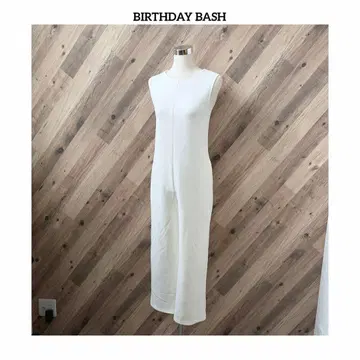 벌스데이 바쉬 MOCHI STRAIGHT ROMPER 올인원