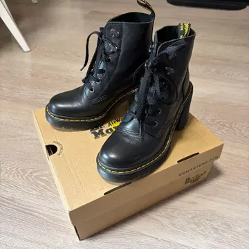 닥터마틴 제지 블랙 UK4 EU37 23cm