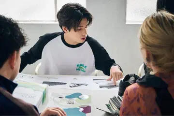 RULE THE FATE 래글런 티셔츠