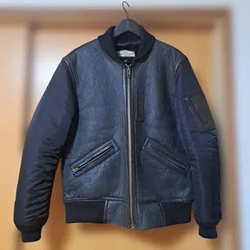 AVIREX 블랙 직영점 한정판 시프 무스탕 MA-1 XL