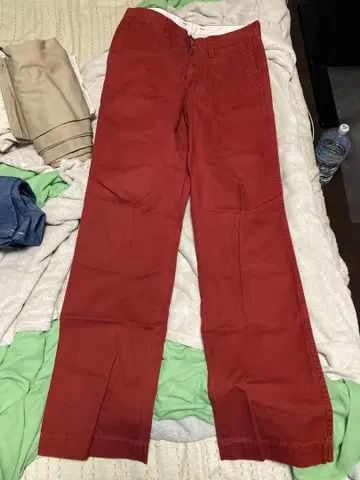 유니클로 빨간색 코튼 치노 팬츠