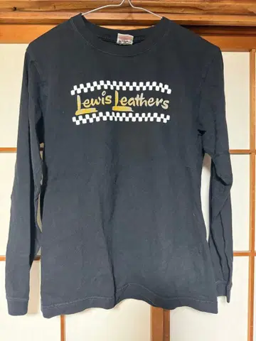 Lewis Leathers CHECKER LOGO 롱T 긴팔 블랙