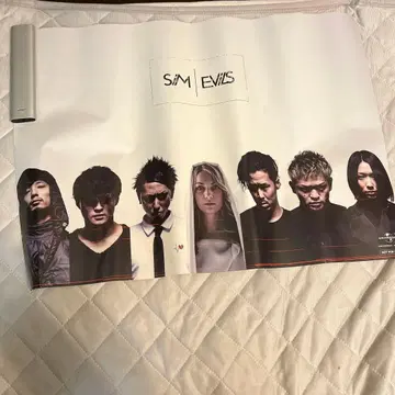 SiM EViLS 구매 혜택 포스터와 CROWS 세트