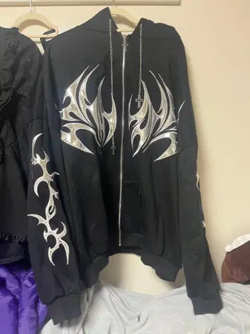 볼칸 블랙 후드티