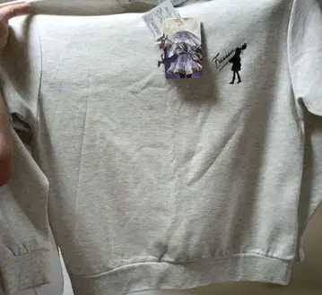 장송의 프리렌 트레이닝복 M 사이즈, 키링 포함