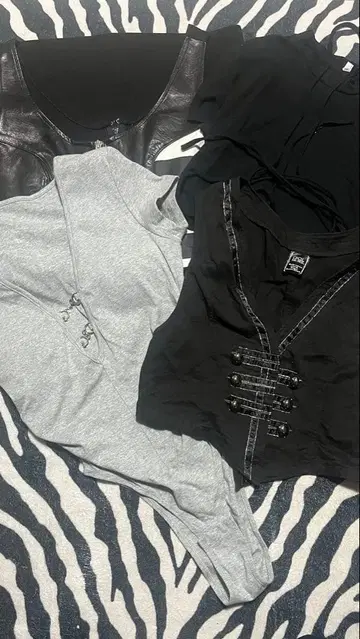 헤이세이 갸루 그런지 Y2K 펑크는 구제 의류 빨리 사