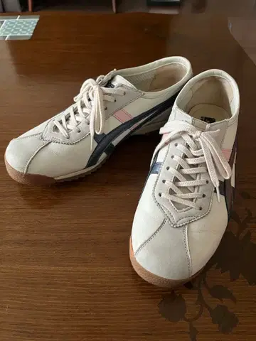 오니츠카타이거 스니커즈 멕시코66 24