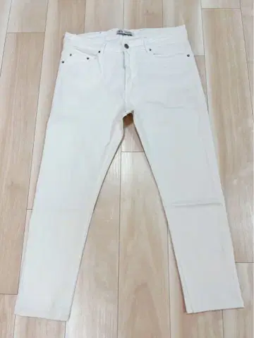 ZARA 화이트 슬림핏 데님