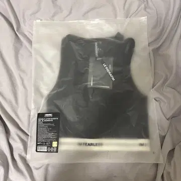 르 세라핌 블랙 탱크탑