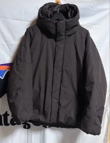 유니클로 U 퍼프테크 볼륨 후드티 다크 브라운 uniqlo u