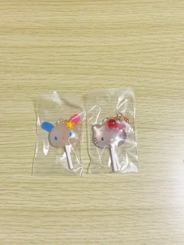 산리오 캐릭터즈 컬러풀 캔디 참 헬로키티 우사하나