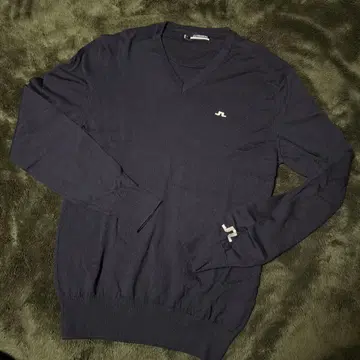 새상품급 J.Lindeberg 네이비 V넥 스웨터 린드버그