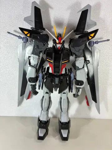 [ 조립 완료 ] MG 스트라이크 느와르 건담