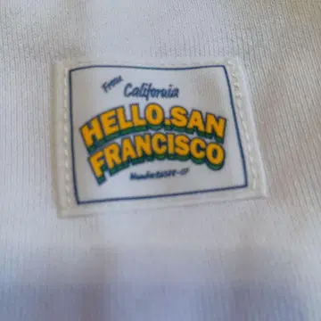 새상품 반팔 티셔츠 대량 처분 세일 축제 및 마스크 묶음 판매