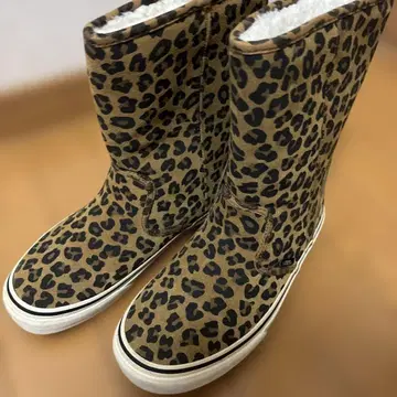 VANS 레오파드 무늬 무스탕풍 부츠