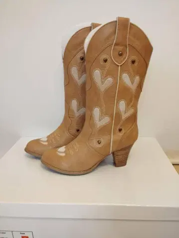 미사용 새상품 & 러브 달콤 캐주얼 하트 웨스턴 부츠 M 사이즈