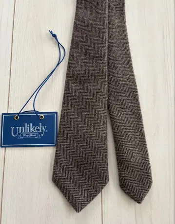 Unlikely 헤링본 넥타이 브라운 계열