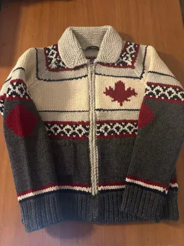 새상품급 디스퀘어드2 지퍼 가디건 블루종 DSQUARED2