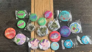 계속 한밤중이면 좋을 텐데 캔뱃지 모음