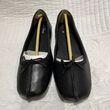 미사용 새상품 클락스 프레클 아이스 24cm 블랙