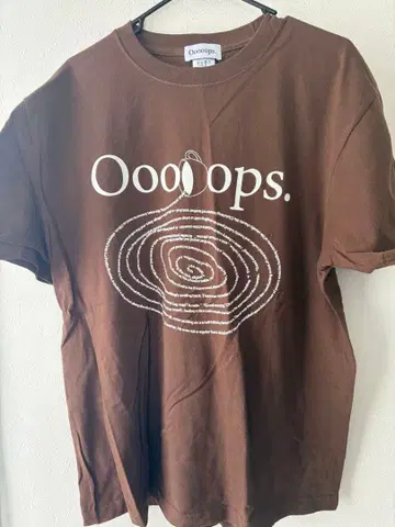 Ooooops T셔츠