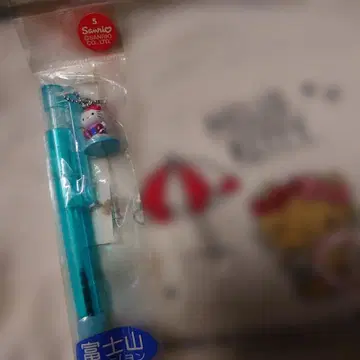 키티 봉투와 볼펜