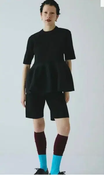 HeRIN.CYE Flare hem knit tops