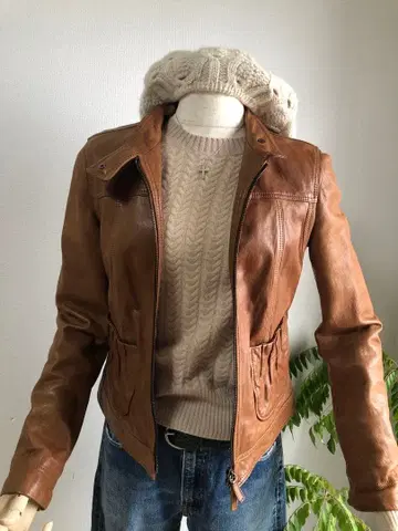 아르마니 꼴레지오니 (여성용) 가죽 브라운