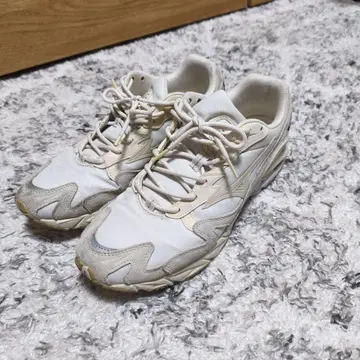 [ 미즈노 직영 한정판 ] WAVE RIDER 10 CORDURA 화이트