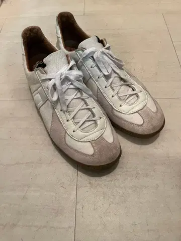 reproduction of found 저먼 트레이너 43