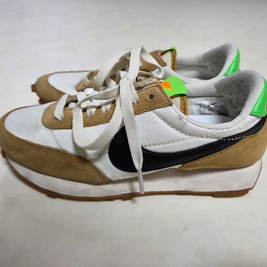 nike daybreak wheat phantom