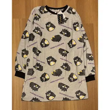 새상품 산리오 배드마츠마루 올 패턴 복슬복슬 룸웨어 보아 원피스 M